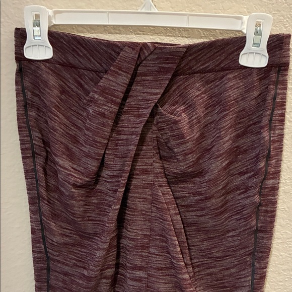 Lululemon Athletica Burgundy Pencil Skirt - Picture 3 of 6